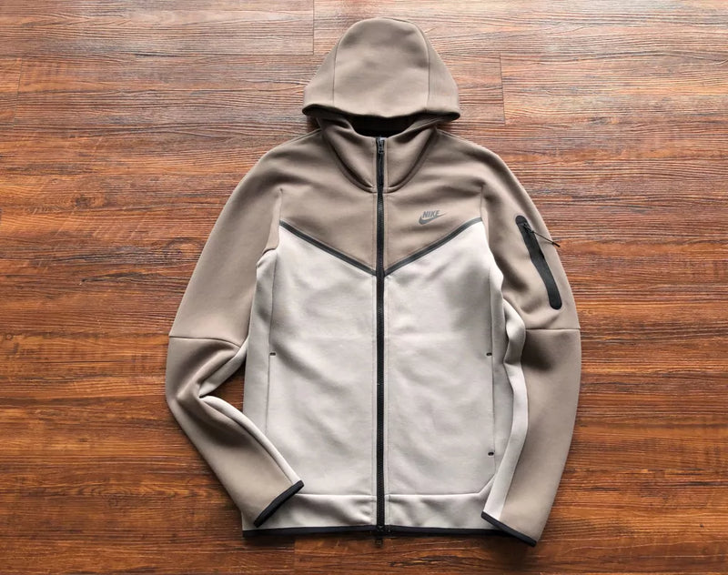 Nike Tech Fleece Beige